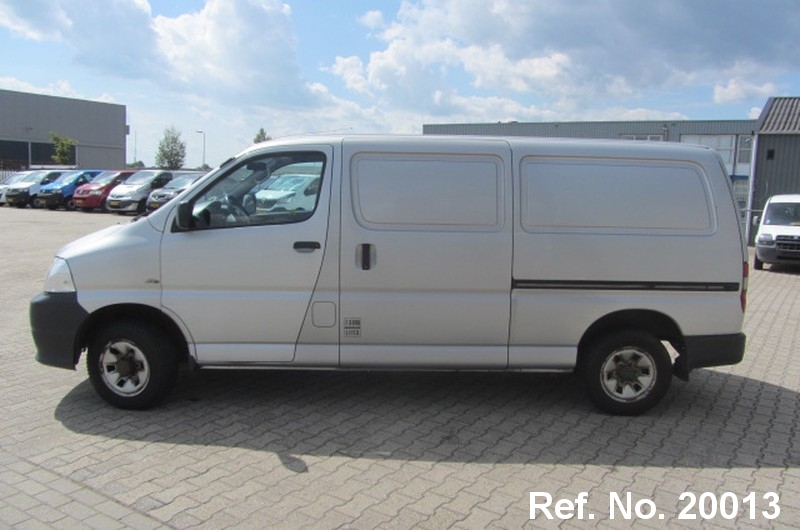  Toyota / Hiace Stock No. 20013