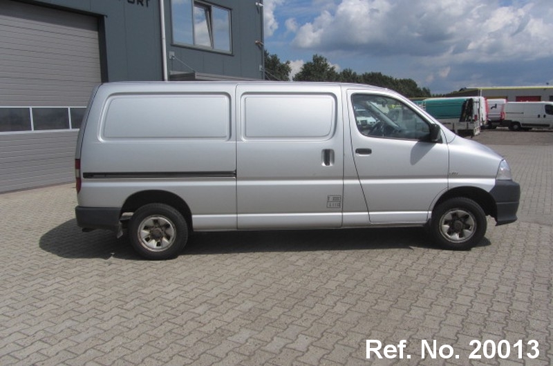  Toyota / Hiace Stock No. 20013